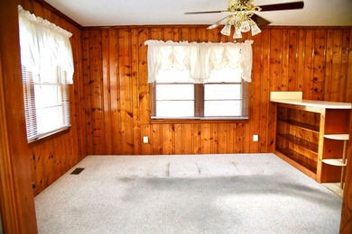 Welcome to small-town living at its best in charming Calhoun - photo 5
