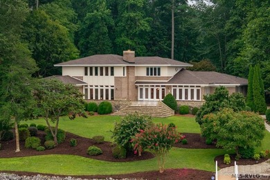 Exceptional Main Lake Waterfront Estate on Two Premier Lots! - photo 2