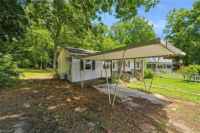 Welcome to 196 Beach Drive in beautiful Hartfield, VA, where - photo 2