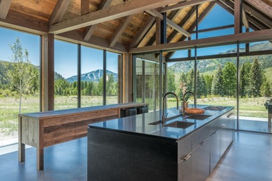 This bespoke dwelling is simple, authentic, and elegantly - photo 15