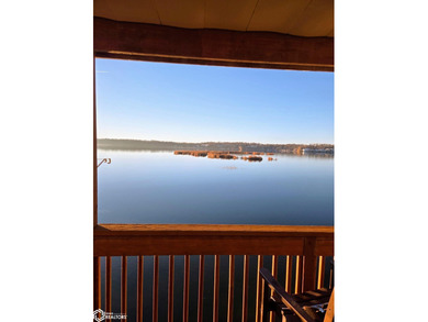 Lakeside comfort and updated style come together in this fully - photo 17