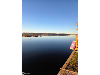 Lakeside comfort and updated style come together in this fully - photo 19