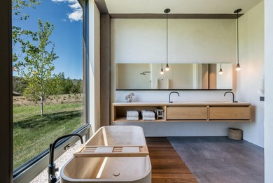 This bespoke dwelling is simple, authentic, and elegantly - photo 23