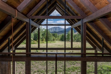 This bespoke dwelling is simple, authentic, and elegantly - photo 30