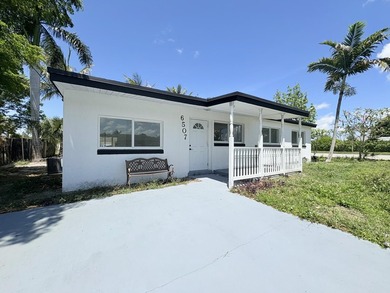 Charming 4-bedroom, 2-bath home on septic in desirable Palm - photo 32