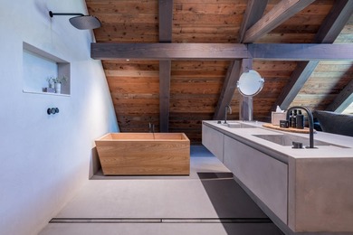 This bespoke dwelling is simple, authentic, and elegantly - photo 34