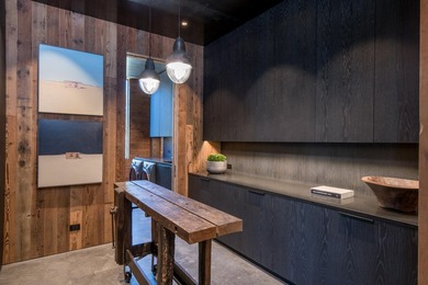 This bespoke dwelling is simple, authentic, and elegantly - photo 35