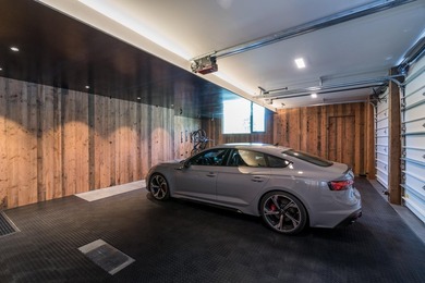 This bespoke dwelling is simple, authentic, and elegantly - photo 38