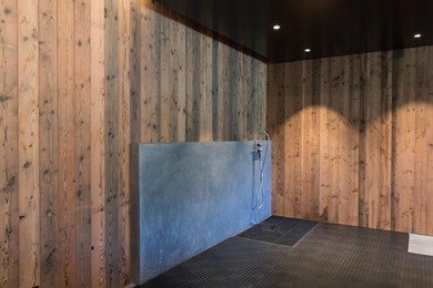 This bespoke dwelling is simple, authentic, and elegantly - photo 39