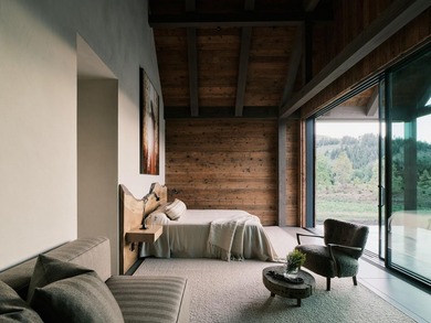 This bespoke dwelling is simple, authentic, and elegantly - photo 45