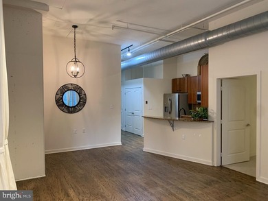 Rare 3 bedroom / 2 bedroom + den ground floor condominium rental - photo 5