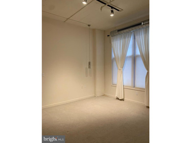 Rare 3 bedroom / 2 bedroom + den ground floor condominium rental - photo 6