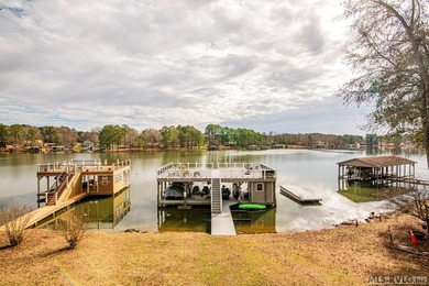 This three-story WATERFRONT townhome is an excellent investment - photo 8