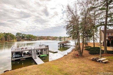 This three-story WATERFRONT townhome is an excellent investment - photo 9