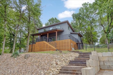 Lake Home For Sale in Pottsboro, Texas