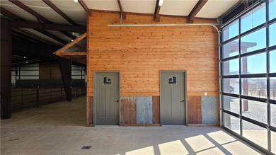 Exceptional equestrian property featuring a 49,466 SF enclosed - photo 11