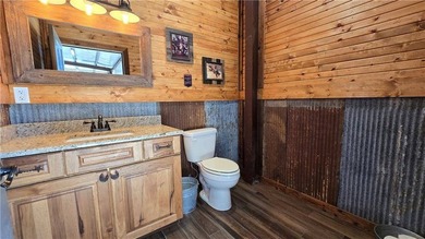 Exceptional equestrian property featuring a 49,466 SF enclosed - photo 13