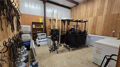 Exceptional equestrian property featuring a 49,466 SF enclosed - photo 16