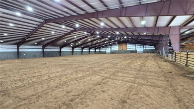 Exceptional equestrian property featuring a 49,466 SF enclosed - photo 17