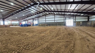 Exceptional equestrian property featuring a 49,466 SF enclosed - photo 19