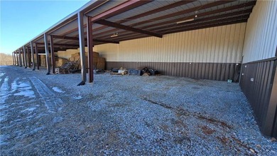 Exceptional equestrian property featuring a 49,466 SF enclosed - photo 22