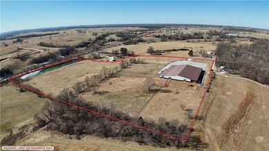 Exceptional equestrian property featuring a 49,466 SF enclosed - photo 29