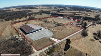 Exceptional equestrian property featuring a 49,466 SF enclosed - photo 30