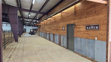 Exceptional equestrian property featuring a 49,466 SF enclosed - photo 34