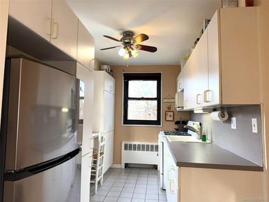 Desirable 2/3 BR w Modern, Open Concept Layout In Great Location - photo 5
