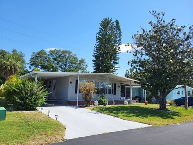 BEAUTIFUL RENOVATION IS TURNKEY AND INCLUDES GOLF CART! Just - photo 4