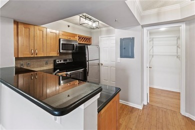 MOTIVATED SELLER!! PERFECT BLEND OF URBAN LIVING AND CONVENIENCE