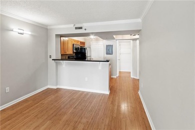 MOTIVATED SELLER!! PERFECT BLEND OF URBAN LIVING AND CONVENIENCE