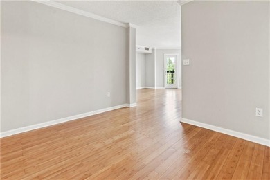 MOTIVATED SELLER!! PERFECT BLEND OF URBAN LIVING AND CONVENIENCE