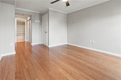 MOTIVATED SELLER!! PERFECT BLEND OF URBAN LIVING AND CONVENIENCE