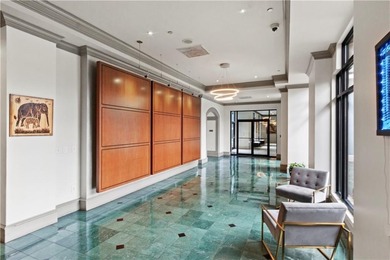 MOTIVATED SELLER!! PERFECT BLEND OF URBAN LIVING AND CONVENIENCE