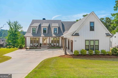 NEW PRICE! Nearly 6,000 sq ft of total potential living space in - photo 2