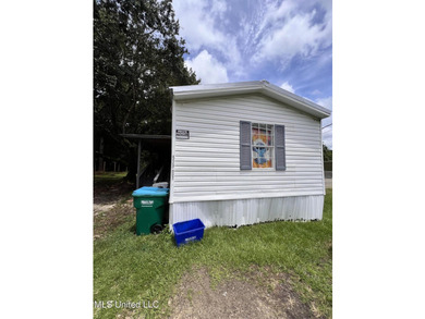 Great opportunity! Well-maintained mobile home situated on its - photo 2