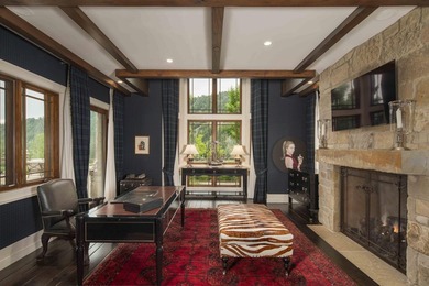 This one-of-a-kind 3.5-acre elevated estate offers 360-degree - photo 14