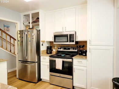 2 Bed Townhouse style Home in the Harris Heights planned - photo 12