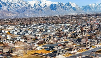 Stunning 2-story right in the middle of Lehi, east of the - photo 4