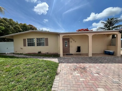 Fantastic investment opportunity or future primary residence! - photo 2