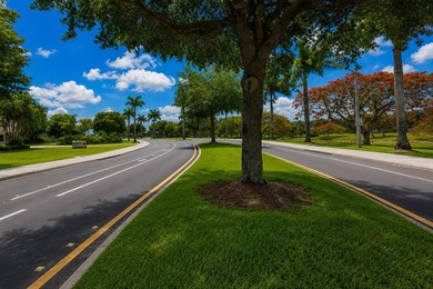 Priced below appraised value for a quick sale, this is a rare - photo 4