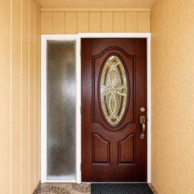 Priced below appraised value for a quick sale, this is a rare - photo 9