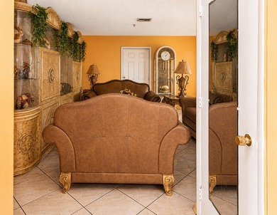 Priced below appraised value for a quick sale, this is a rare - photo 10