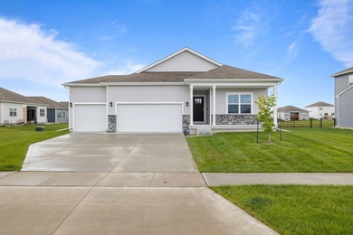 Welcome to this beautiful, like-new ranch home with a peaceful - photo 1