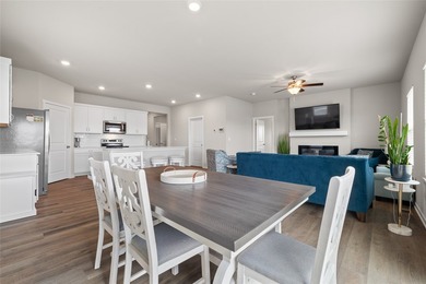 Welcome to this beautiful, like-new ranch home with a peaceful - photo 6