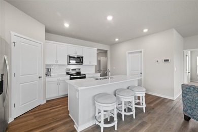 Welcome to this beautiful, like-new ranch home with a peaceful - photo 7