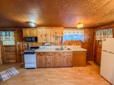 Charming Two-Bedroom, One-Bathroom Lakefront home on beautiful - photo 3