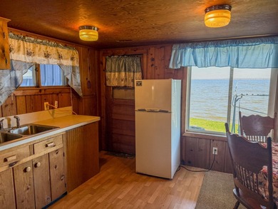 Charming Two-Bedroom, One-Bathroom Lakefront home on beautiful - photo 7