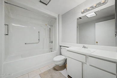 Move-in ready twin home in Sun City! 2 beds, 2 baths, 1-car - photo 19